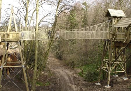 treehouse suspension bridges tree bridge rope walkway two alnwick build houses live building guide house suspended wooden 2010 connecting cool